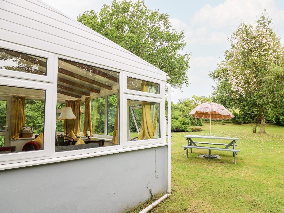 Maesgwyn Villa Cardigan Buitenkant foto